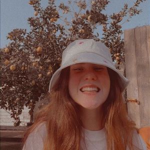 Meet your Posher, Jasmine